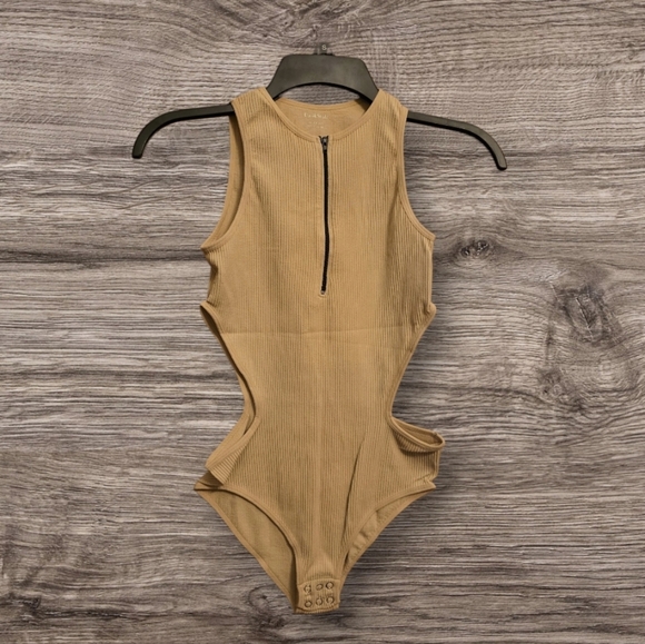 UniikStuff Other - Uniik Stuff Women’s Ribbed Bodysuit Side Out NWOT